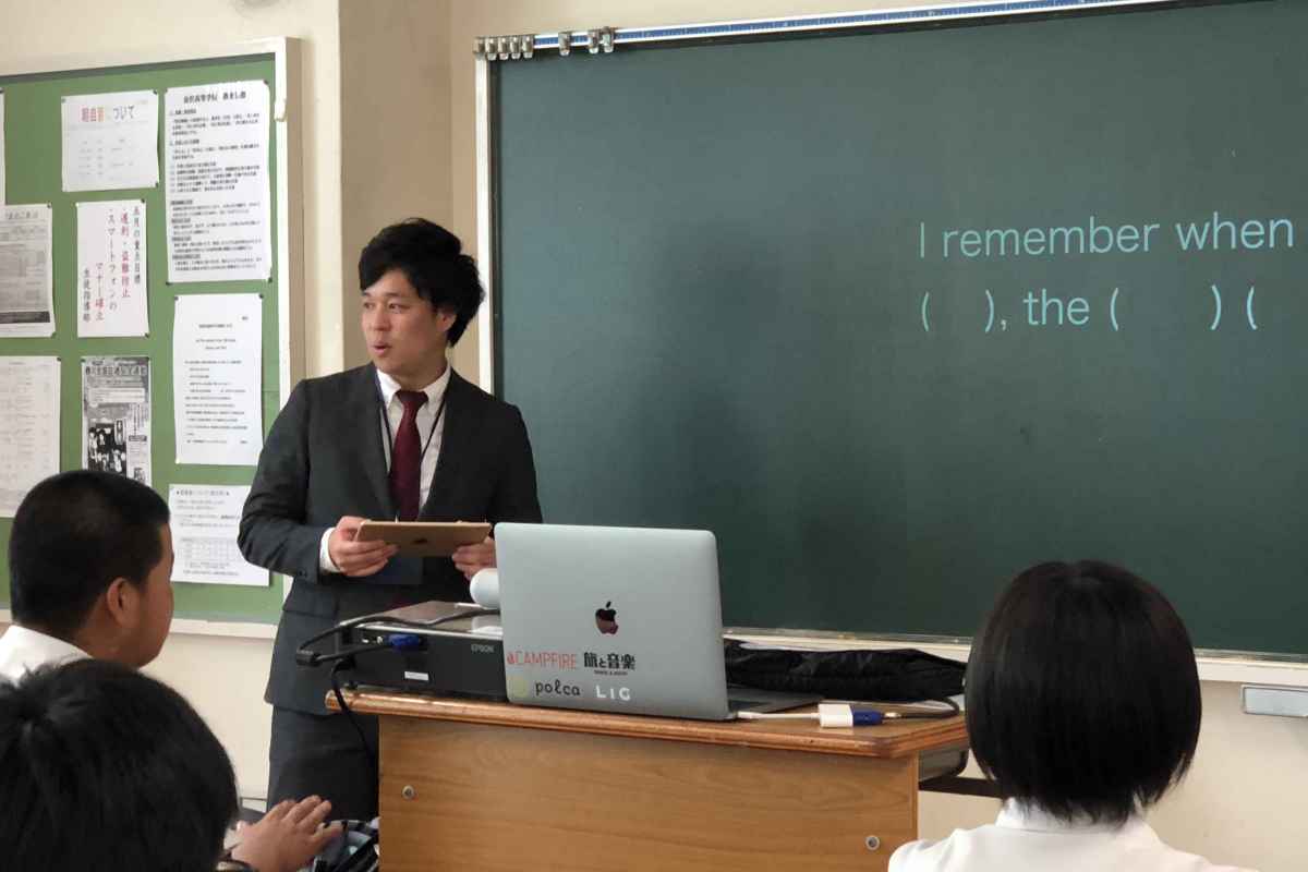 ミニマリスト　高校教師の吉川さんの授業風景